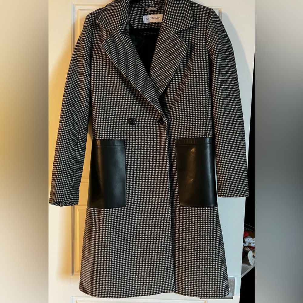 CALVIN KLEIN COAT, SIZE XS, USED LIKE NEW